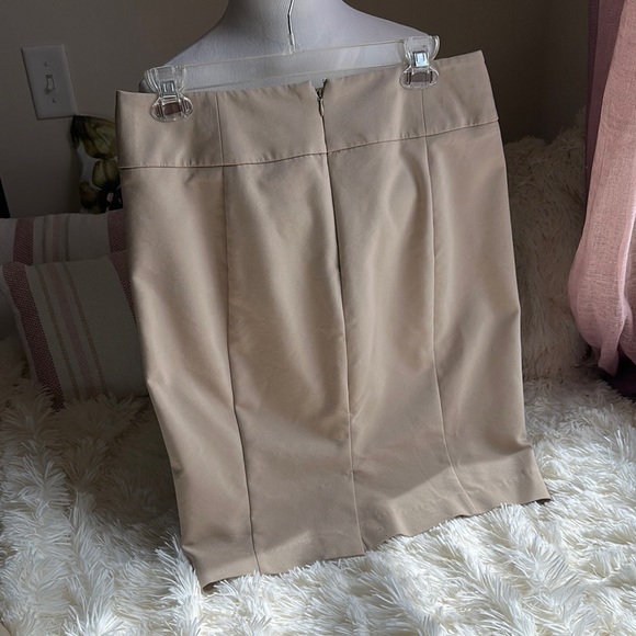 Apartment 9 Tan Blazer size 4 with matching skirt size 6 - Picture 6 of 8